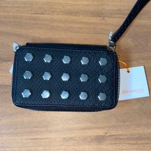 Tate Tech Wallet: holds your phone, your cards your money in one cute package!